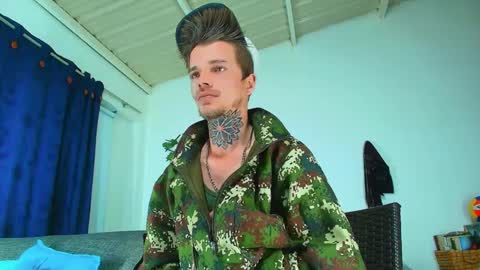 Snapshot of goldy_loyal99 chatting on September 17, 5:20 am Goldy Loyal93 online show from September 17, 5:20 am