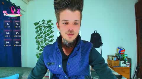 Snapshot of goldy_loyal99 chatting on October 7, 2:42 am Goldy Loyal93 online show from October 7, 2:42 am