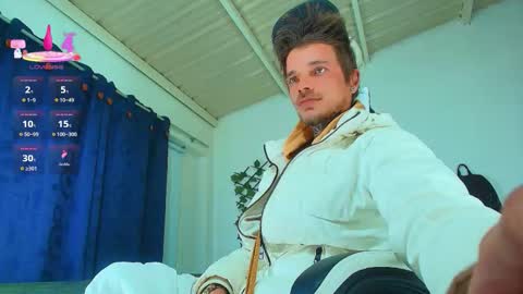 Snapshot of goldy_loyal99 chatting on November 2, 6:05 am Goldy Loyal93 online show from November 2, 6:05 am