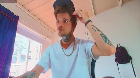 Snapshot of goldy_loyal99 chatting on December 1, 3:06 pm Goldy Loyal93 online show from December 1, 3:06 pm