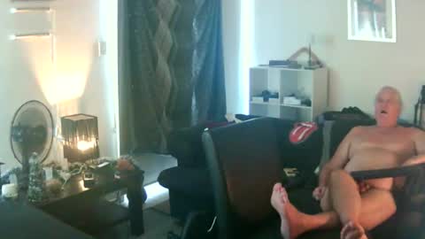 goldyguy011 online show from February 5, 2:38 am