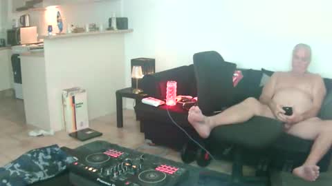 goldyguy011 online show from May 22, 7:08 pm