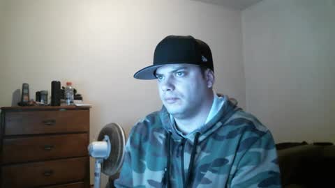 Snapshot of goleafzgo chatting on February 21, 11:10 pm goleafzgo online show from February 21, 11:10 pm