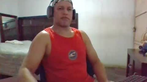 Snapshot of golons17 chatting on January 10, 6:26 am golons17 online show from January 10, 6:26 am