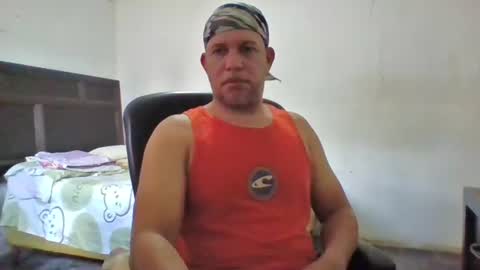 Snapshot of golons17 chatting on February 28, 6:31 pm golons17 online show from February 28, 6:31 pm