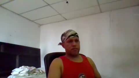 Snapshot of golons17 chatting on March 1, 4:53 pm golons17 online show from March 1, 4:53 pm