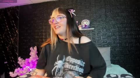 gomory_kitty online show from April 28, 4:01 pm