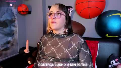 Snapshot of gomory_kitty chatting on May 20, 5:19 pm gomory_kitty online show from May 20, 5:19 pm