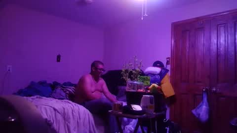 Snapshot of gonr369 chatting on April 7, 12:11 am gonr369 online show from April 7, 12:11 am