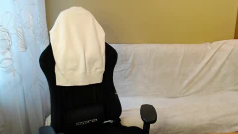 Elizabeth Effie online show from May 6, 3:39 pm