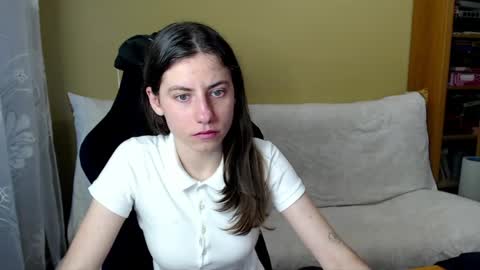 Elizabeth Effie online show from May 15, 4:47 pm