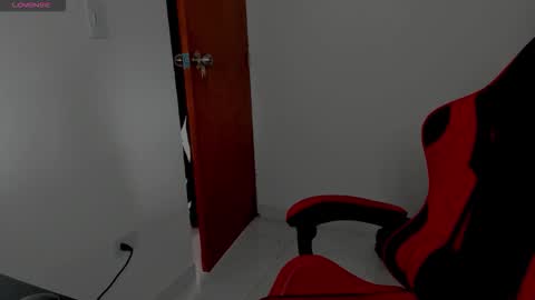 Snapshot of goodboy69i chatting on November 11, 5:13 pm goodboy69i online show from November 11, 5:13 pm