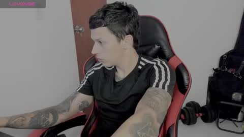 Snapshot of goodboy69i chatting on November 18, 11:03 am goodboy69i online show from November 18, 11:03 am