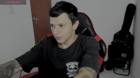 Snapshot of goodboy69i chatting on November 22, 10:25 am goodboy69i online show from November 22, 10:25 am