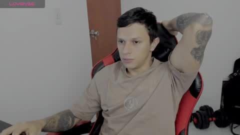 Snapshot of goodboy69i chatting on November 23, 10:48 am goodboy69i online show from November 23, 10:48 am