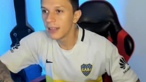 Snapshot of goodboy69i chatting on February 12, 2:28 am goodboy69i online show from February 12, 2:28 am