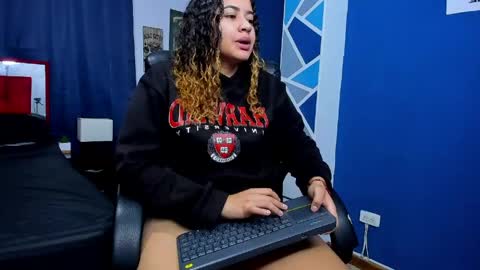 Goodgirlxxxl online show from March 30, 11:17 pm
