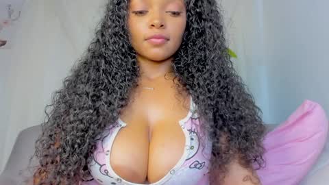 Snapshot of goofyshygirl1 chatting on December 22, 1:55 pm Dominique online show from December 22, 1:55 pm