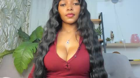 Snapshot of goofyshygirl1 chatting on December 14, 4:45 pm Dominique online show from December 14, 4:45 pm