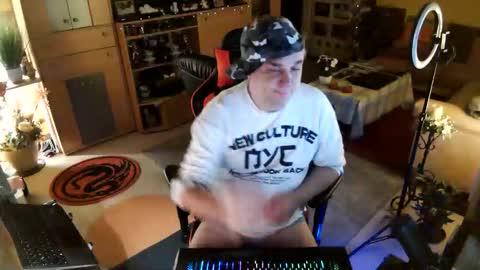 Snapshot of google5001 chatting on October 3, 3:47 am google5001 online show from October 3, 3:47 am