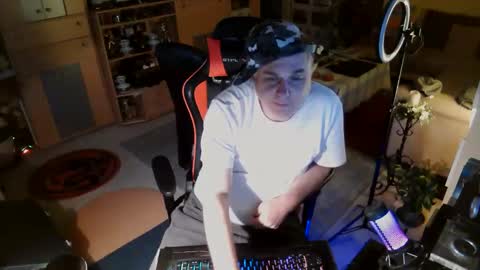 Snapshot of google5001 chatting on November 16, 6:52 am google5001 online show from November 16, 6:52 am