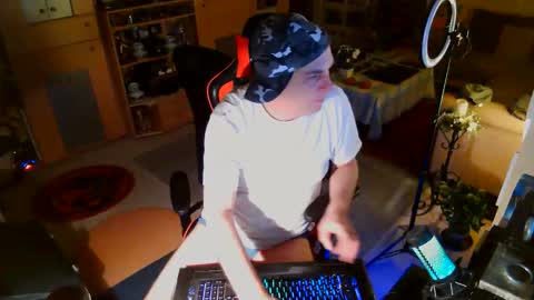 Snapshot of google5001 chatting on December 2, 6:30 am google5001 online show from December 2, 6:30 am