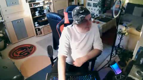 Snapshot of google5001 chatting on December 15, 8:40 am google5001 online show from December 15, 8:40 am