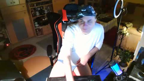 Snapshot of google5001 chatting on December 20, 3:24 am google5001 online show from December 20, 3:24 am