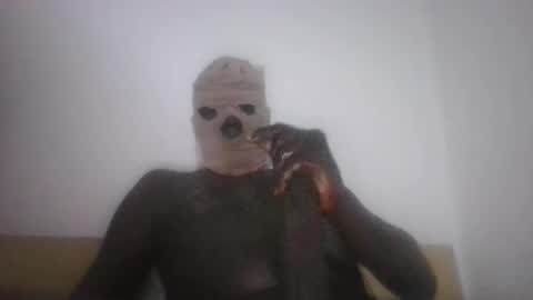 Snapshot of gorashado chatting on September 29, 10:47 pm Sexy Black Model online show from September 29, 10:47 pm