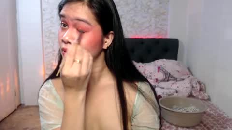 Snapshot of gorgeneviev69 chatting on December 7, 5:20 pm geneviev online show from December 7, 5:20 pm