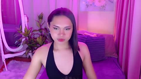 Snapshot of gorgeous_anora chatting on March 10, 7:42 am Anora online show from March 10, 7:42 am