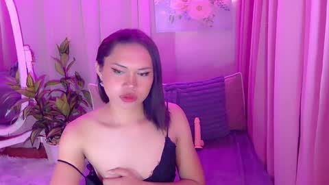 Snapshot of gorgeous_anora chatting on March 12, 7:02 am Anora online show from March 12, 7:02 am