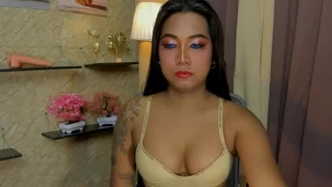RIANA online show from May 1, 5:17 pm