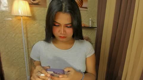 RIANA online show from July 12, 5:15 pm