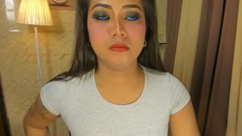 RIANA online show from July 23, 6:50 pm
