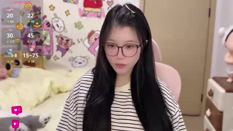 gorgeous girl33 online show from November 8, 1:50 am