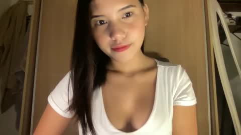 Snapshot of gorgeous_lyn1 chatting on September 17, 8:05 am Lyn online show from September 17, 8:05 am
