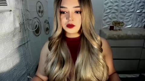 Snapshot of gorgeousamandarose chatting on October 17, 9:01 am Amanda rose online show from October 17, 9:01 am