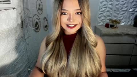 Snapshot of gorgeousamandarose chatting on November 17, 12:38 am Amanda rose online show from November 17, 12:38 am