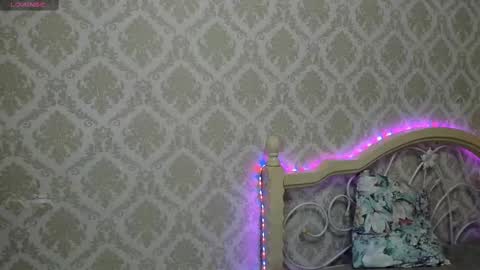 gorgeousline online show from March 7, 5:18 am