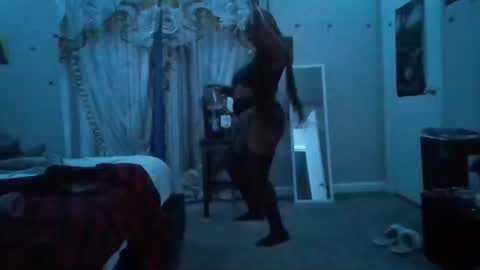 Snapshot of gotcake713 chatting on October 26, 3:12 am Sue Goddess online show from October 26, 3:12 am