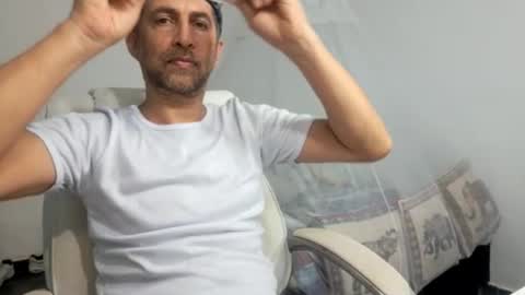 Snapshot of goten7 chatting on February 1, 11:58 pm Andres online show from February 1, 11:58 pm