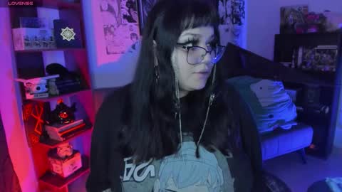 Snapshot of goth_stein chatting on November 20, 2:34 am Engel Please help me to reach 50 thumbs up online show from November 20, 2:34 am