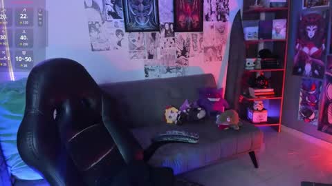 Snapshot of goth_stein chatting on December 19, 12:50 am Engel Please help me to reach 50 thumbs up online show from December 19, 12:50 am