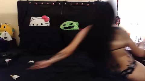 Snapshot of gothbaby305 chatting on October 21, 2:56 am gothbaby305 online show from October 21, 2:56 am