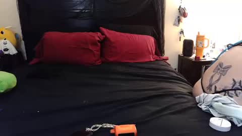 Snapshot of gothbaby305 chatting on October 27, 5:44 am gothbaby305 online show from October 27, 5:44 am