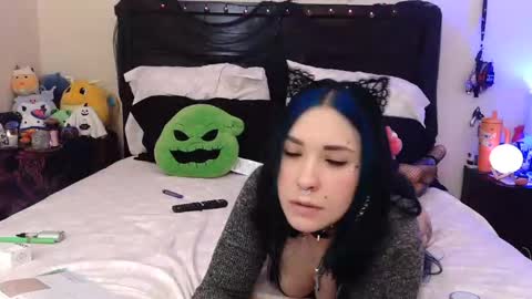 Snapshot of gothbaby305 chatting on November 3, 5:52 am gothbaby305 online show from November 3, 5:52 am