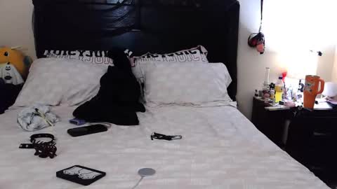 Snapshot of gothbaby305 chatting on November 9, 9:35 pm gothbaby305 online show from November 9, 9:35 pm