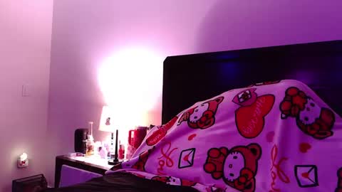 Snapshot of gothbaby305 chatting on February 12, 7:47 am gothbaby305 online show from February 12, 7:47 am