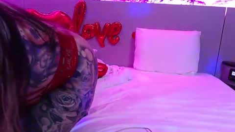 Snapshot of gothbaby305 chatting on February 14, 6:10 am gothbaby305 online show from February 14, 6:10 am